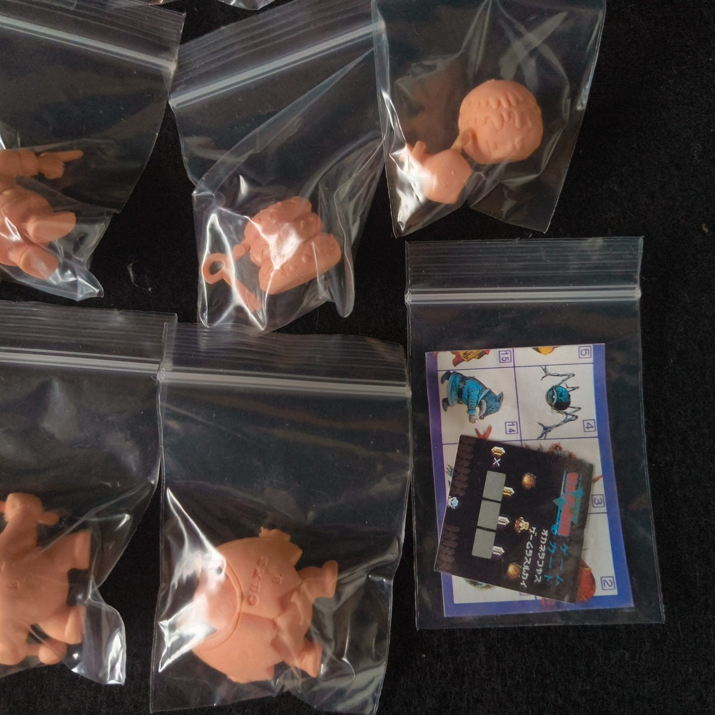 Legend of Zelda keshi rubber eraser collection and minibook set. Nintendo, Japan
