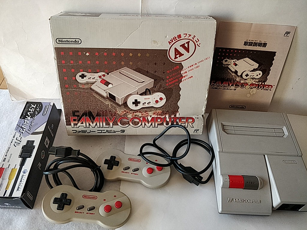 Nintendo New (AV) Famicom (NES2).Console,2 Pads,Manual,Game,Boxed tested-d0130-