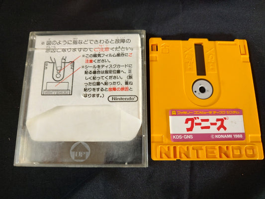 TwinBee Stinger and The Goonies (NES) Disk System, Game disk and box set-f0821-