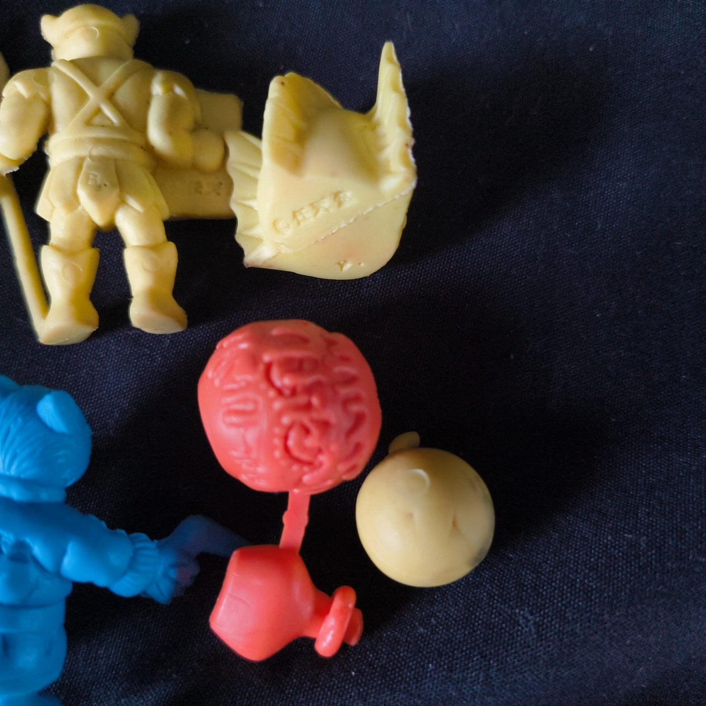 Legend of Zelda keshi rubber eraser collection and minibook set. Nintendo, Japan