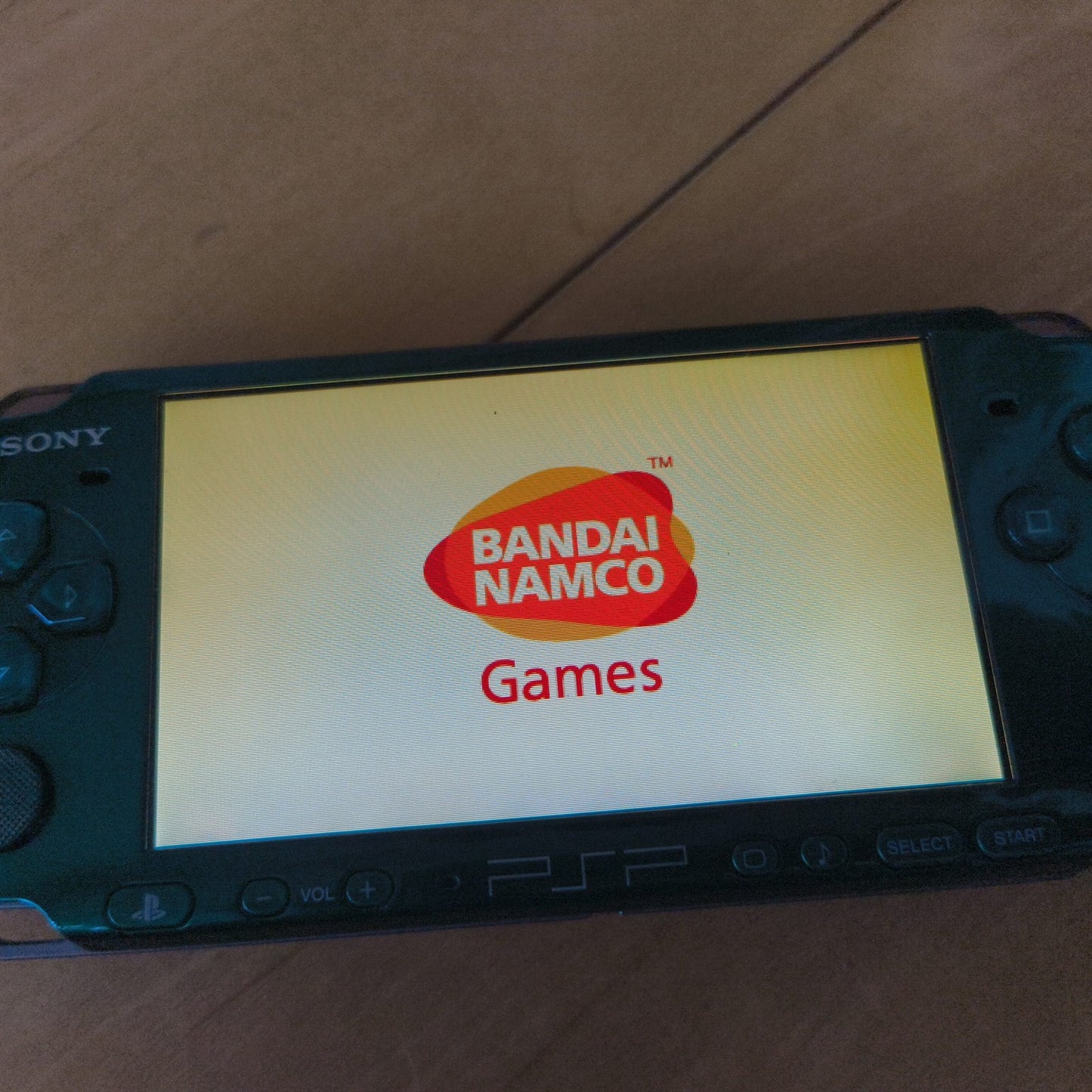 Sony PSP 3000 Spirited Green Console Boxed Set Memory Stick 4GB Yellowing Screen