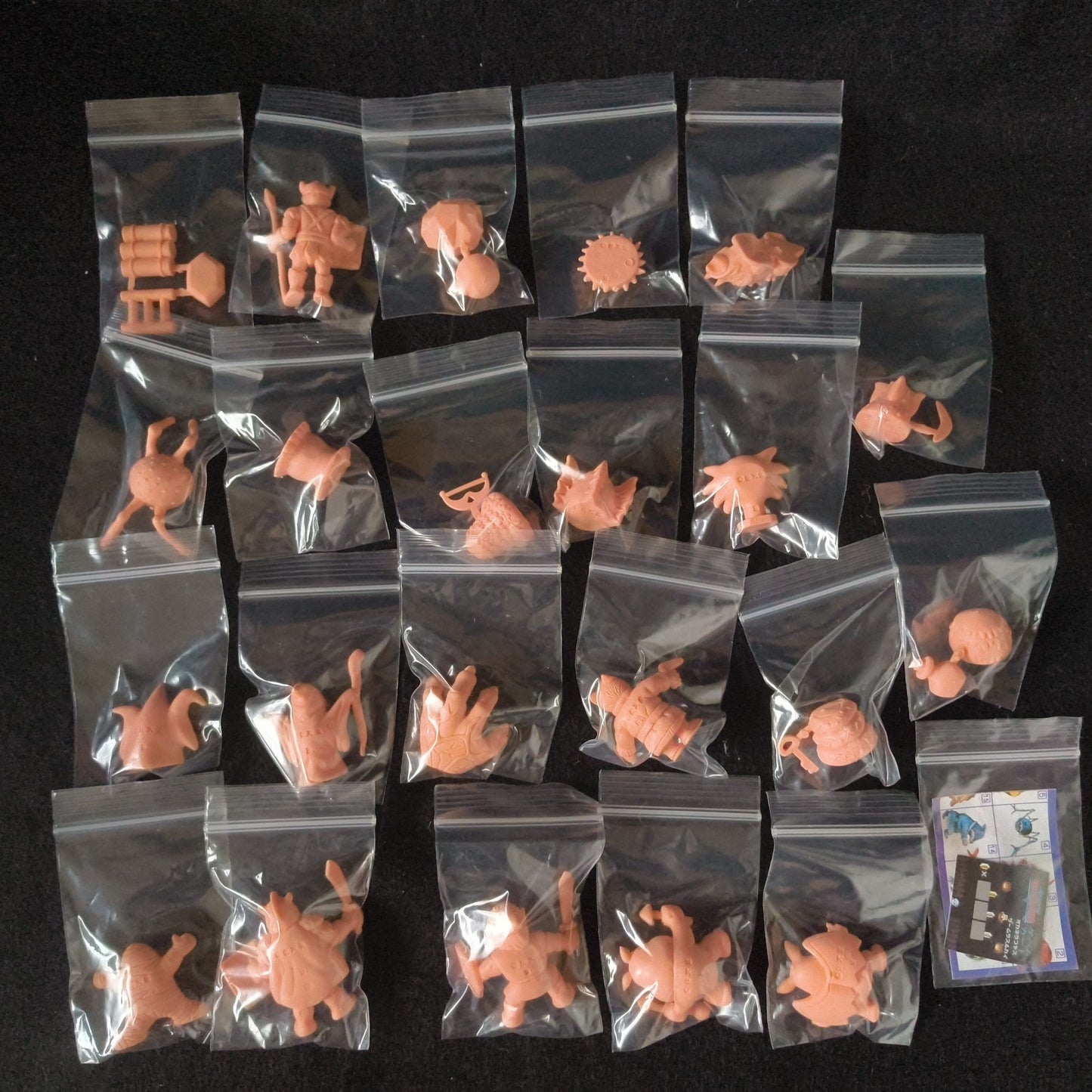 Legend of Zelda keshi rubber eraser collection and minibook set. Nintendo, Japan