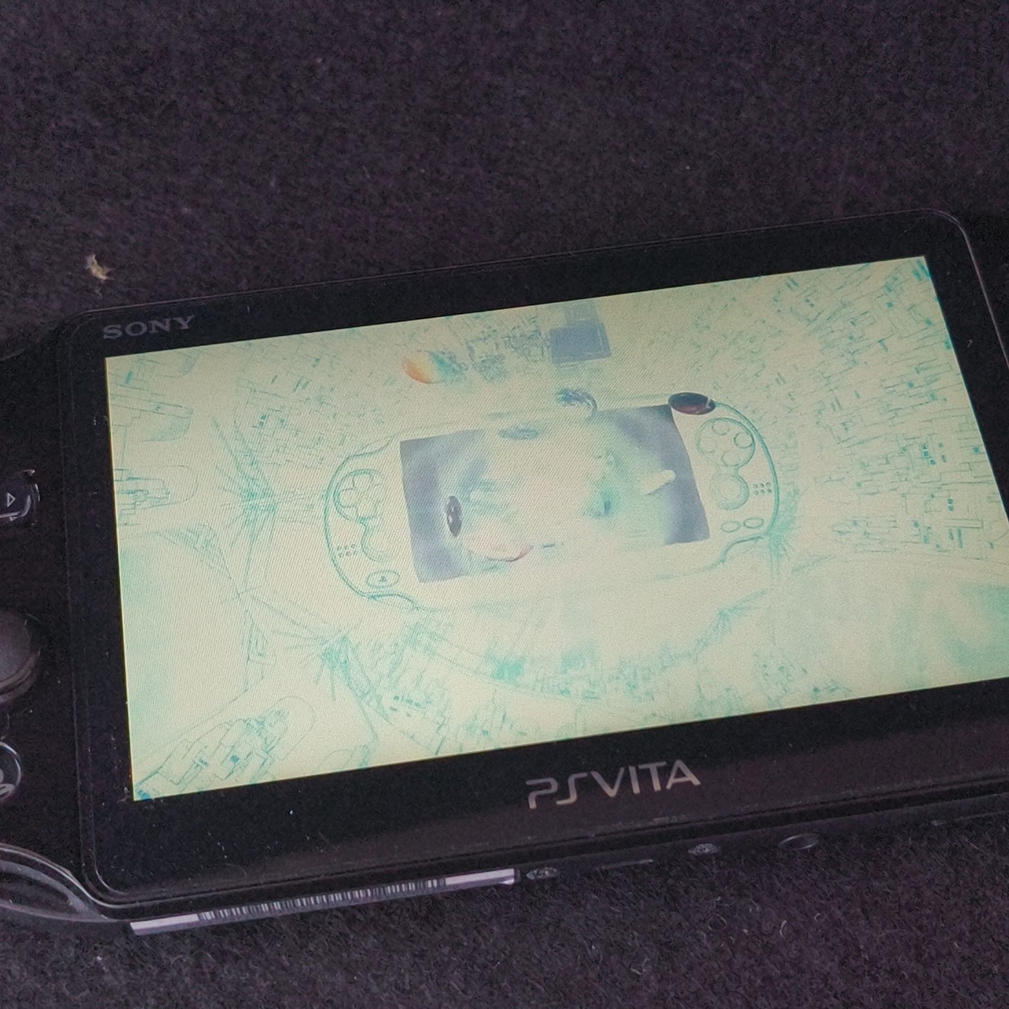 SONY PS Vita PCH-2000 ZA11 Black Console w/Game, Working, No charger, Japan
