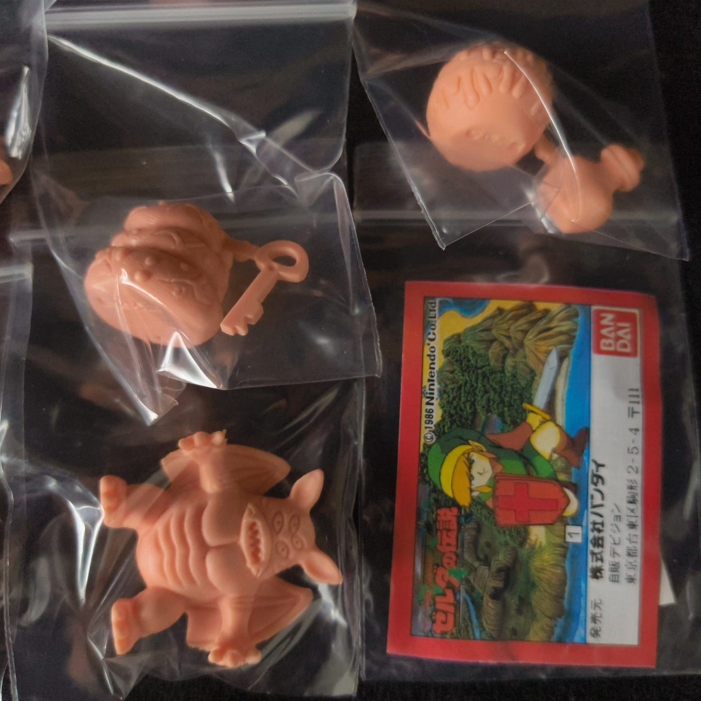 Legend of Zelda keshi rubber eraser collection and minibook set. Nintendo, Japan