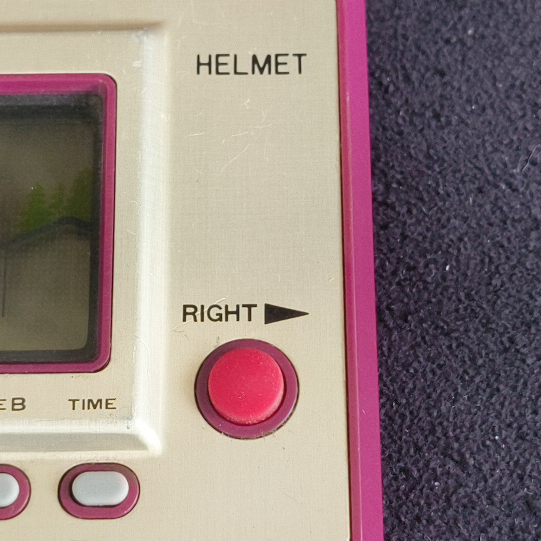 Nintendo Game & Watch HELMET CN-07 Wide Screen FP-24 Handheld Tested Screen Burn