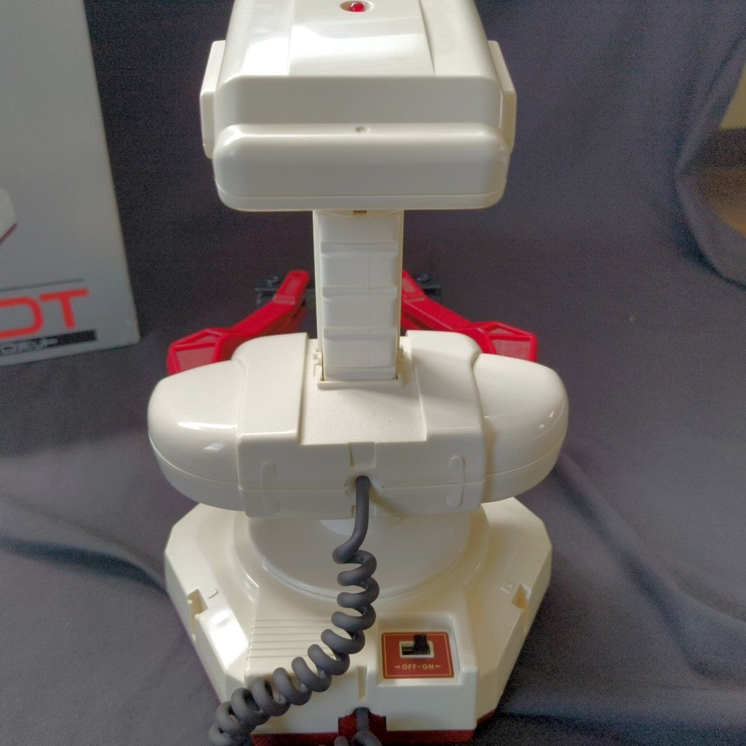 Nintendo Famicom Robot R.O.B. HVC-012 with Manual Box Start Pose Confirmed Japan