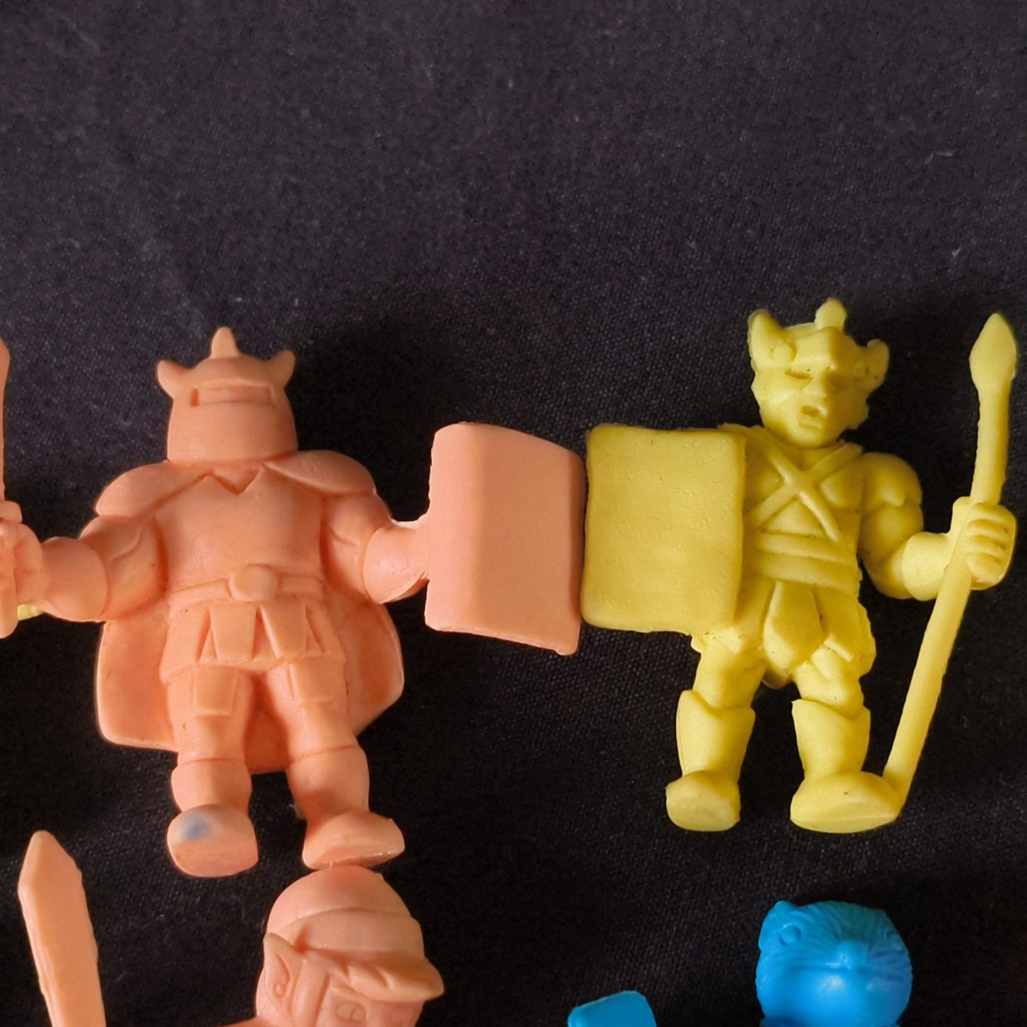 Legend of Zelda keshi rubber eraser collection and minibook set. Nintendo, Japan