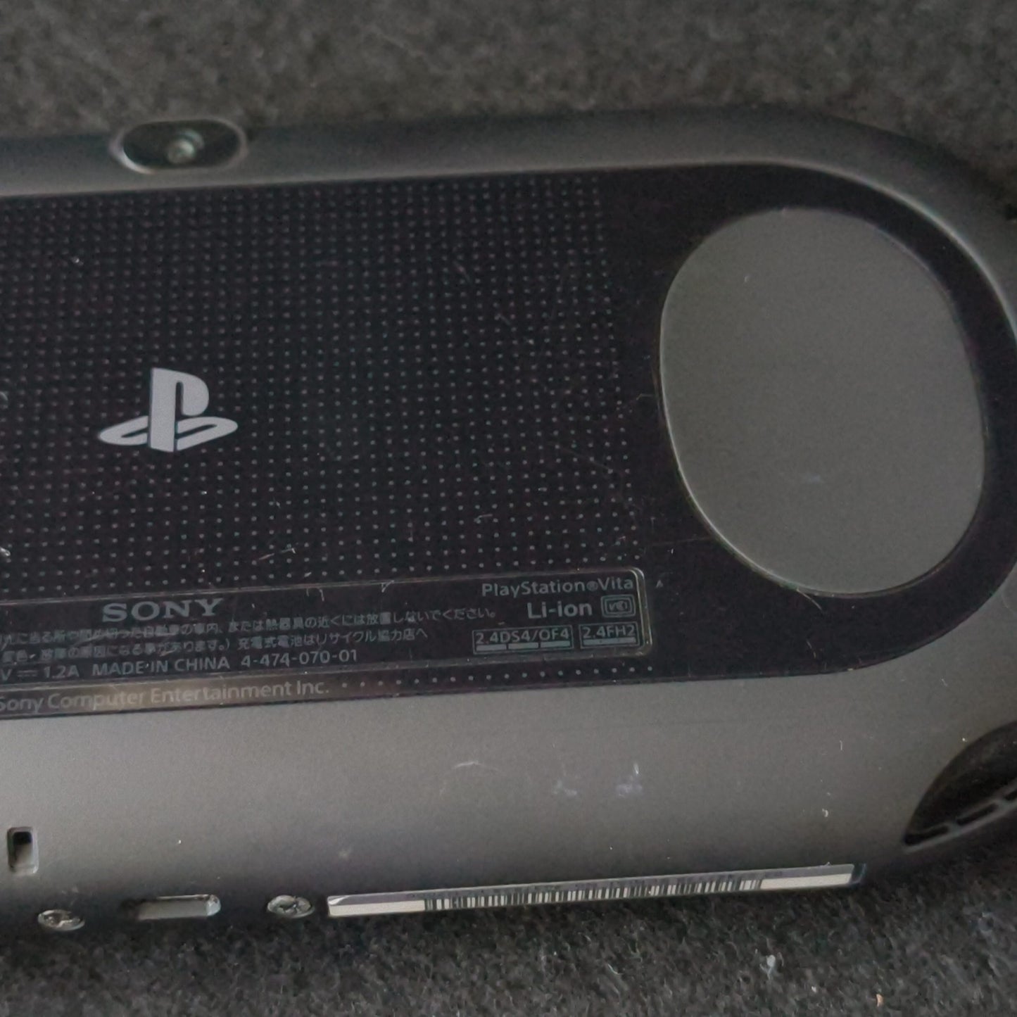 SONY PS Vita PCH-2000 ZA11 Black Console w/Game, Working, No charger, Japan