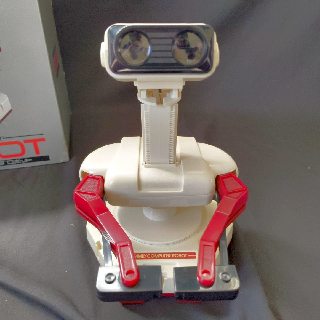 Nintendo Famicom Robot R.O.B. HVC-012 with Manual Box Start Pose Confirmed Japan