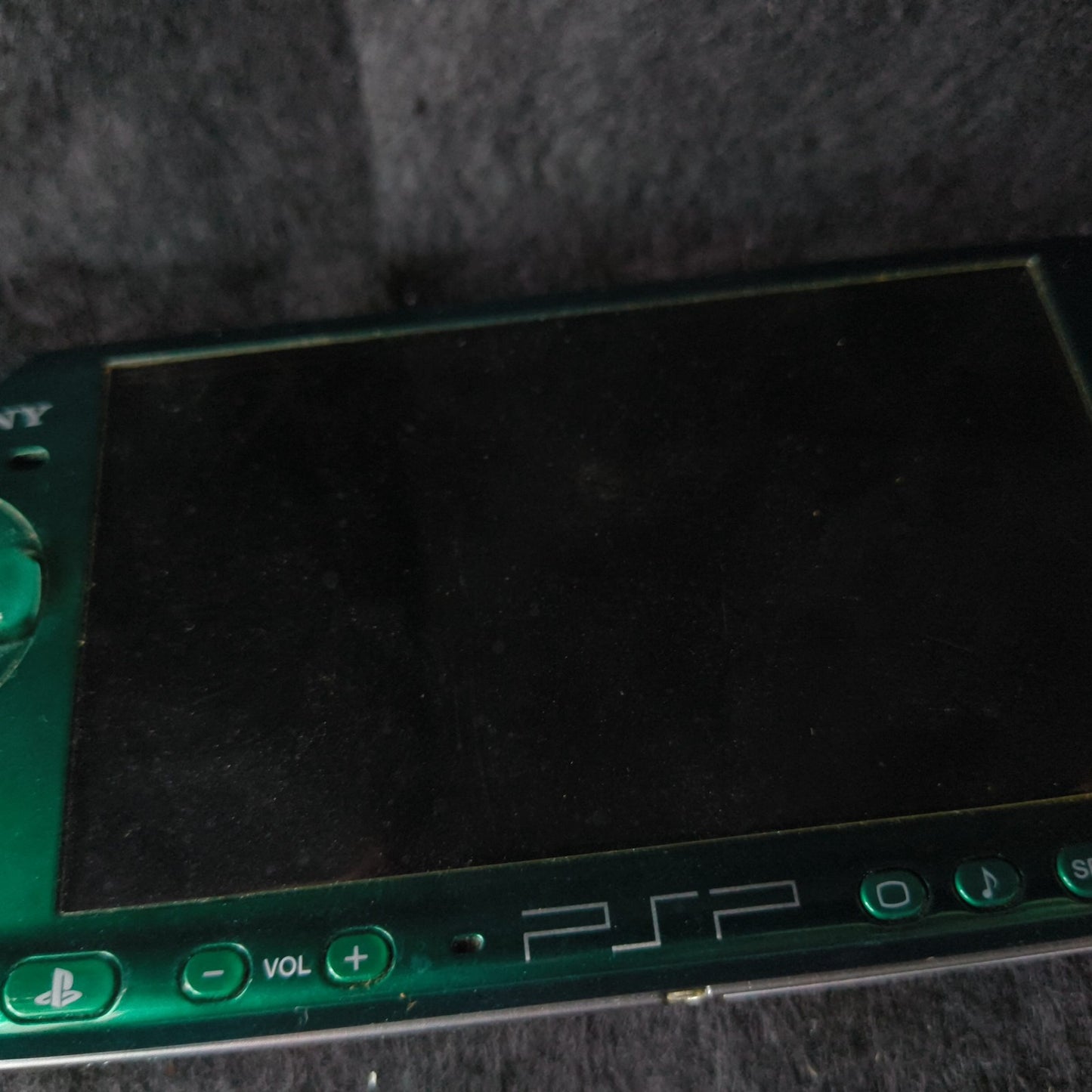 Sony PSP 3000 Spirited Green Console Boxed Set Memory Stick 4GB Yellowing Screen