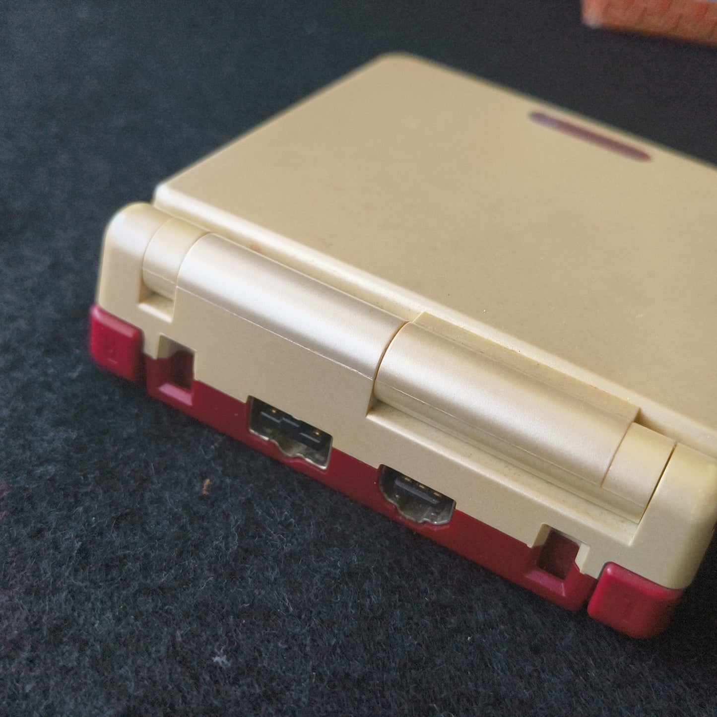 Nintendo Game Boy Advance SP Famicom Color AGS-001 Boxed Manual Screen Issue