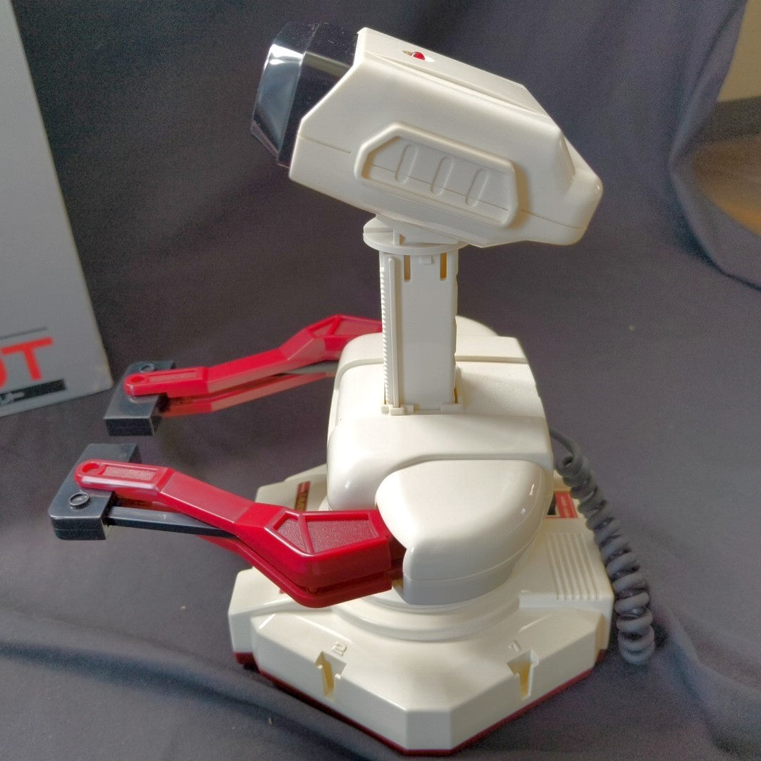 Nintendo Famicom Robot R.O.B. HVC-012 with Manual Box Start Pose Confirmed Japan