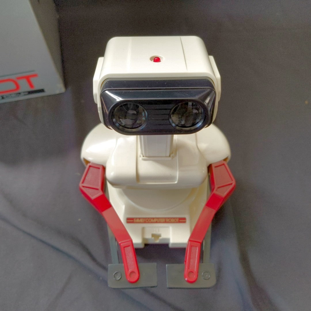 Nintendo Famicom Robot R.O.B. HVC-012 with Manual Box Start Pose Confirmed Japan