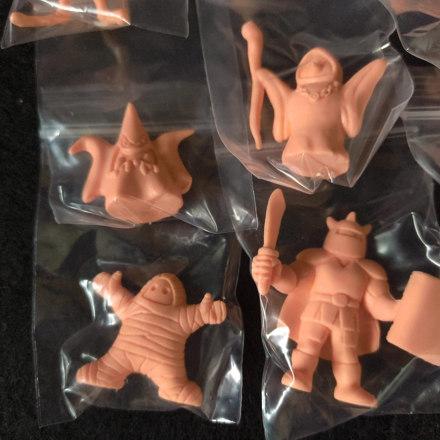 Legend of Zelda keshi rubber eraser collection and minibook set. Nintendo, Japan