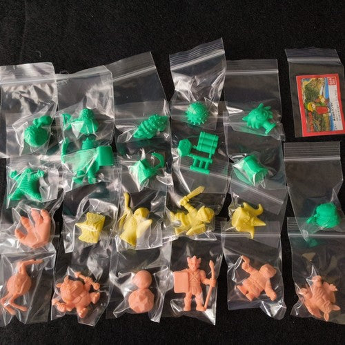 Legend of Zelda keshi rubber eraser collection and minibook set. Nintendo, Japan