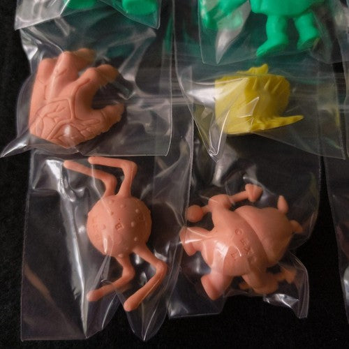 Legend of Zelda keshi rubber eraser collection and minibook set. Nintendo, Japan