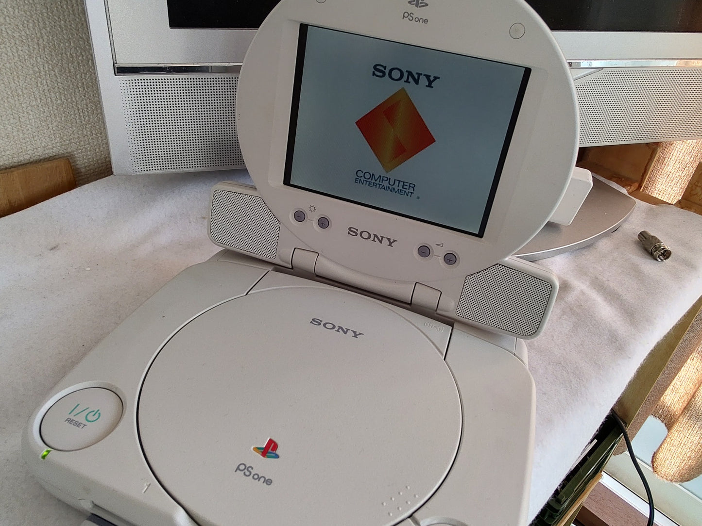 Sony PlayStation PS one Console, Cable, PSU and Controller set NTSC-J-g0909-