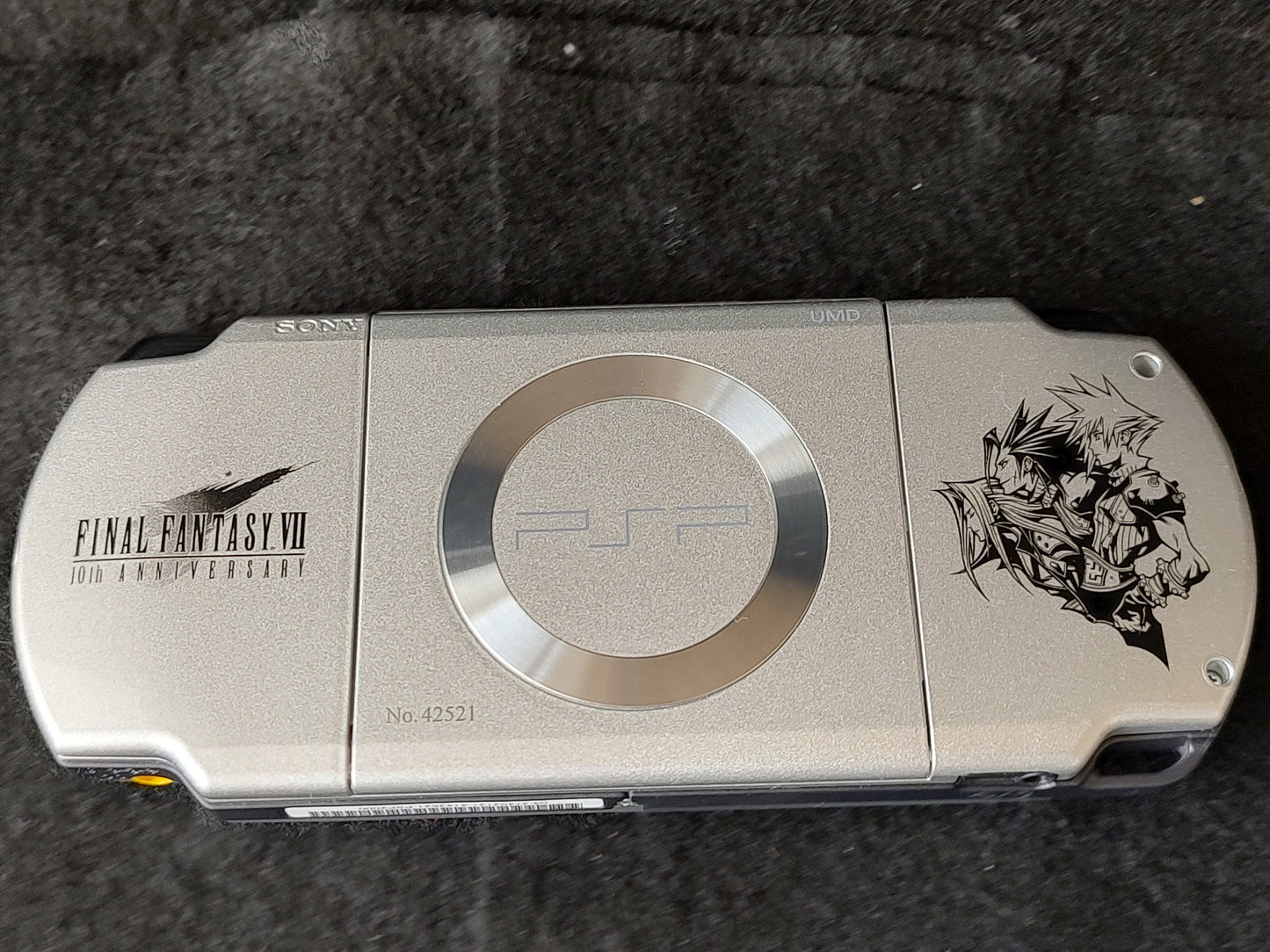 SONY PSP-2000 Crisis Core Final Fantasy VII 10th Anniversary Edition w/Box-g0321