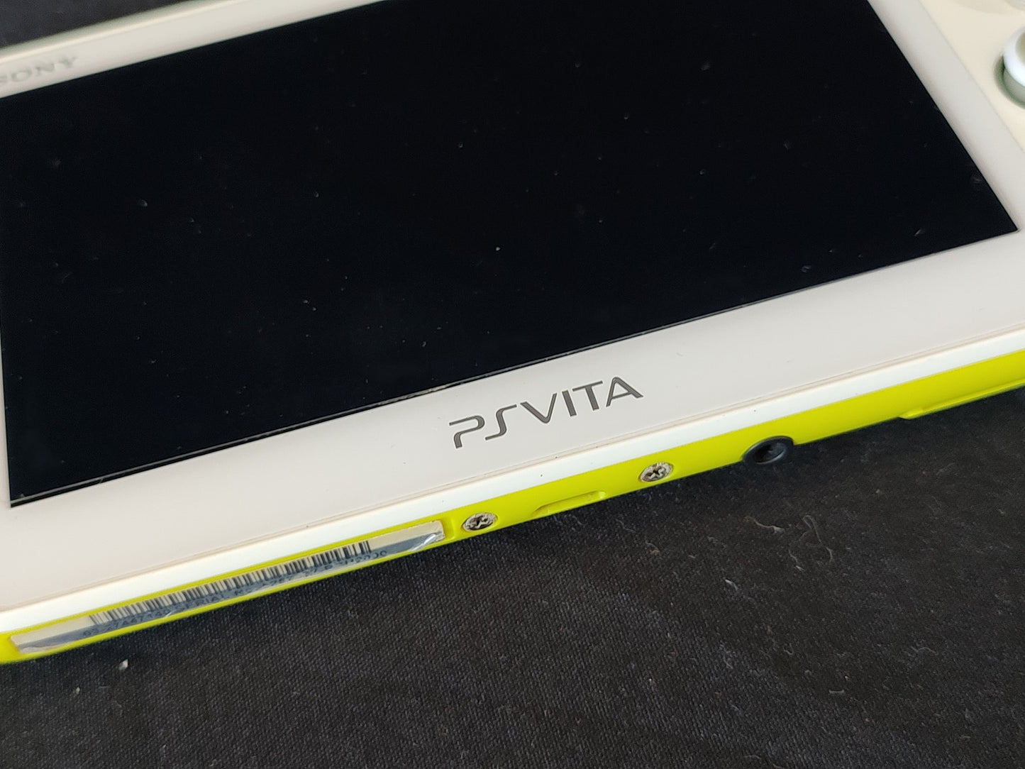 SONY PS Vita PCH-2000 Lime Green / White Console with 2 Games, No charger-g0614-