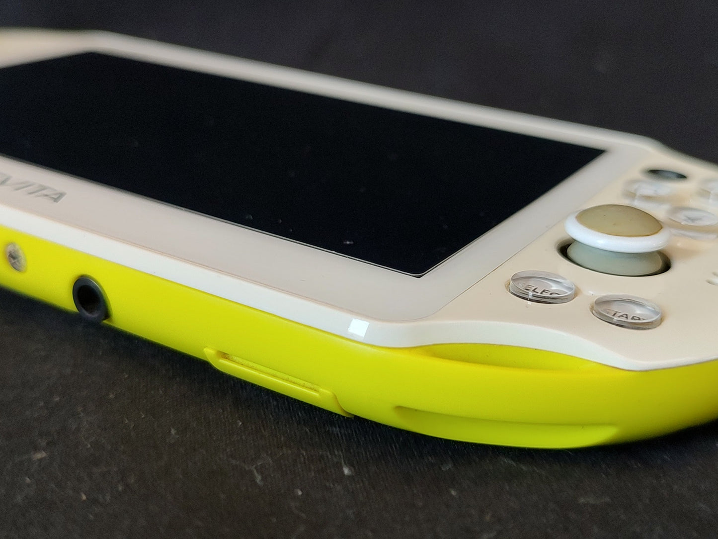 SONY PS Vita PCH-2000 Lime Green / White Console with 2 Games, No charger-g0614-