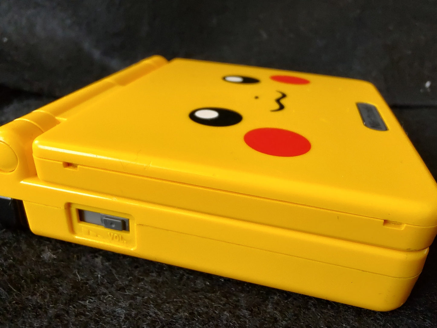 Authentic Pokemon Pikachu yellow LIMITED EDITION GAMEBOY ADVANCE SP GBA SP-g0716