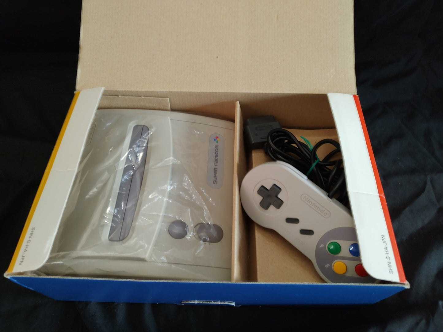 Nintendo Super Famicom Jr. (SNES) Console, w/Pads, Manual, Box, Game set-g0729-