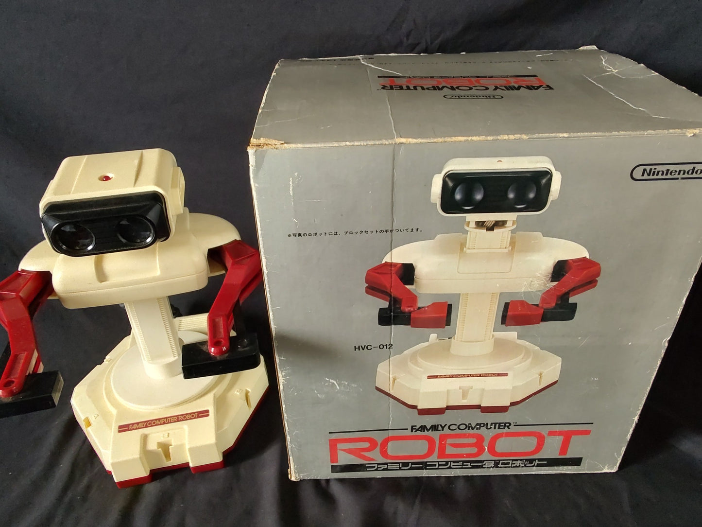 Nintendo Famicom Robot R.O.B.(Robotic Operating Buddy),with manual, Box-g1216-