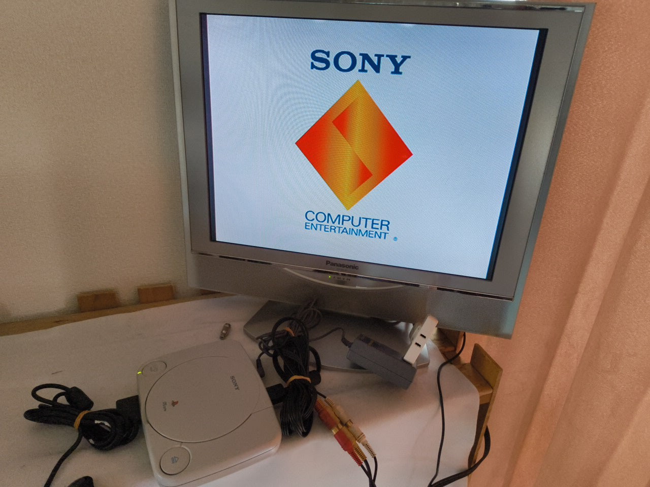 Sony PlayStation PS one Console, Cable, PSU and Controller set NTSC-J-gh0122-