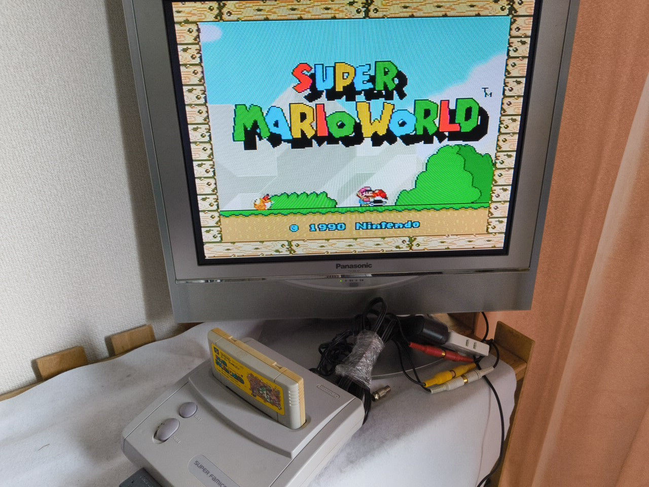 Nintendo Super Famicom Jr. (SNES) Console w/AV cable, Game, Box, Working-h0205-1
