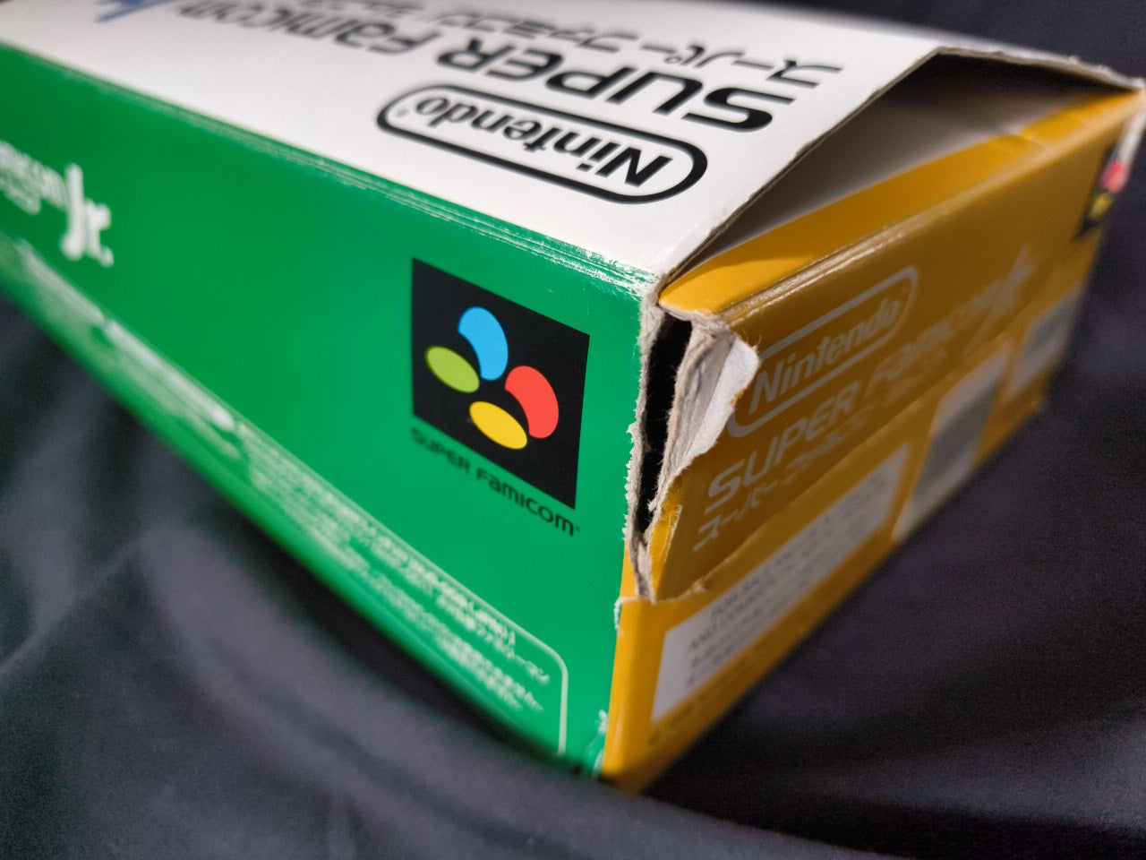 Nintendo Super Famicom Jr. (SNES) Console, w/Pads, Manual, Box, Game set-h0206-2