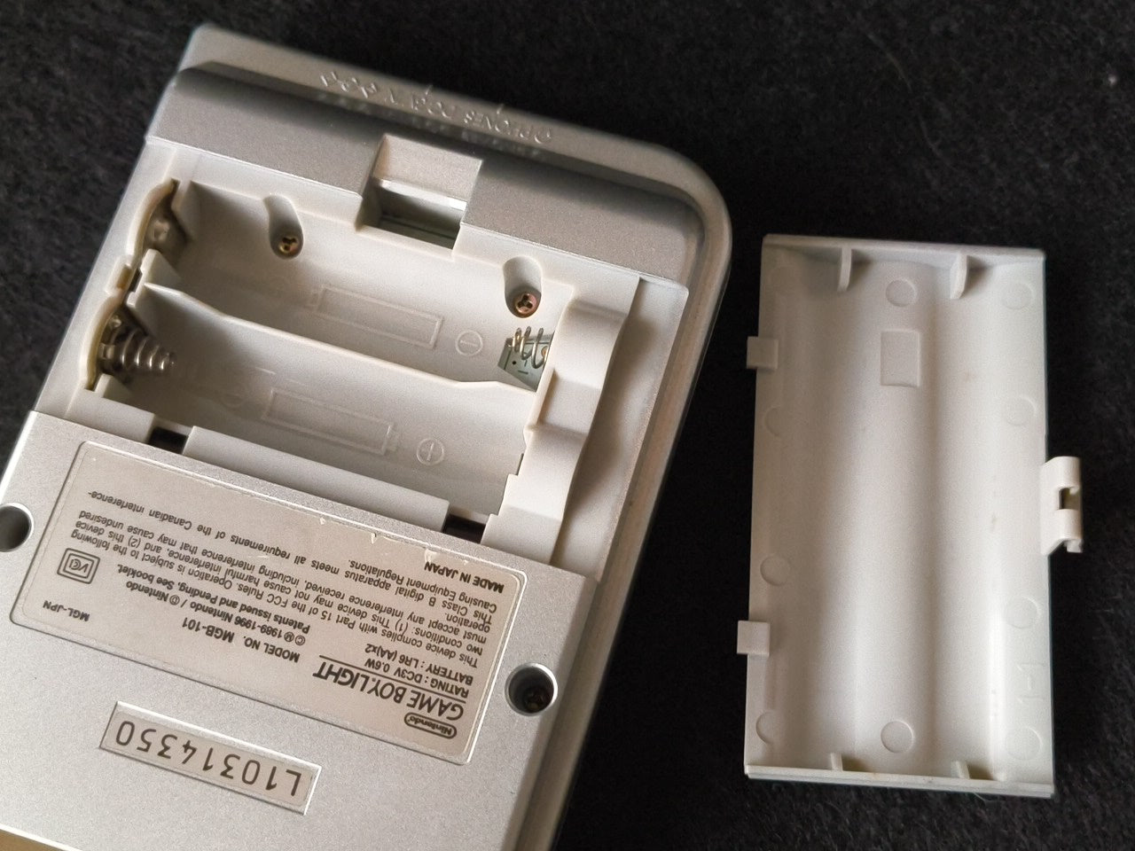 Defective Nintendo Game boy Light Silver color console MGB-101 w/Box set-h0212-