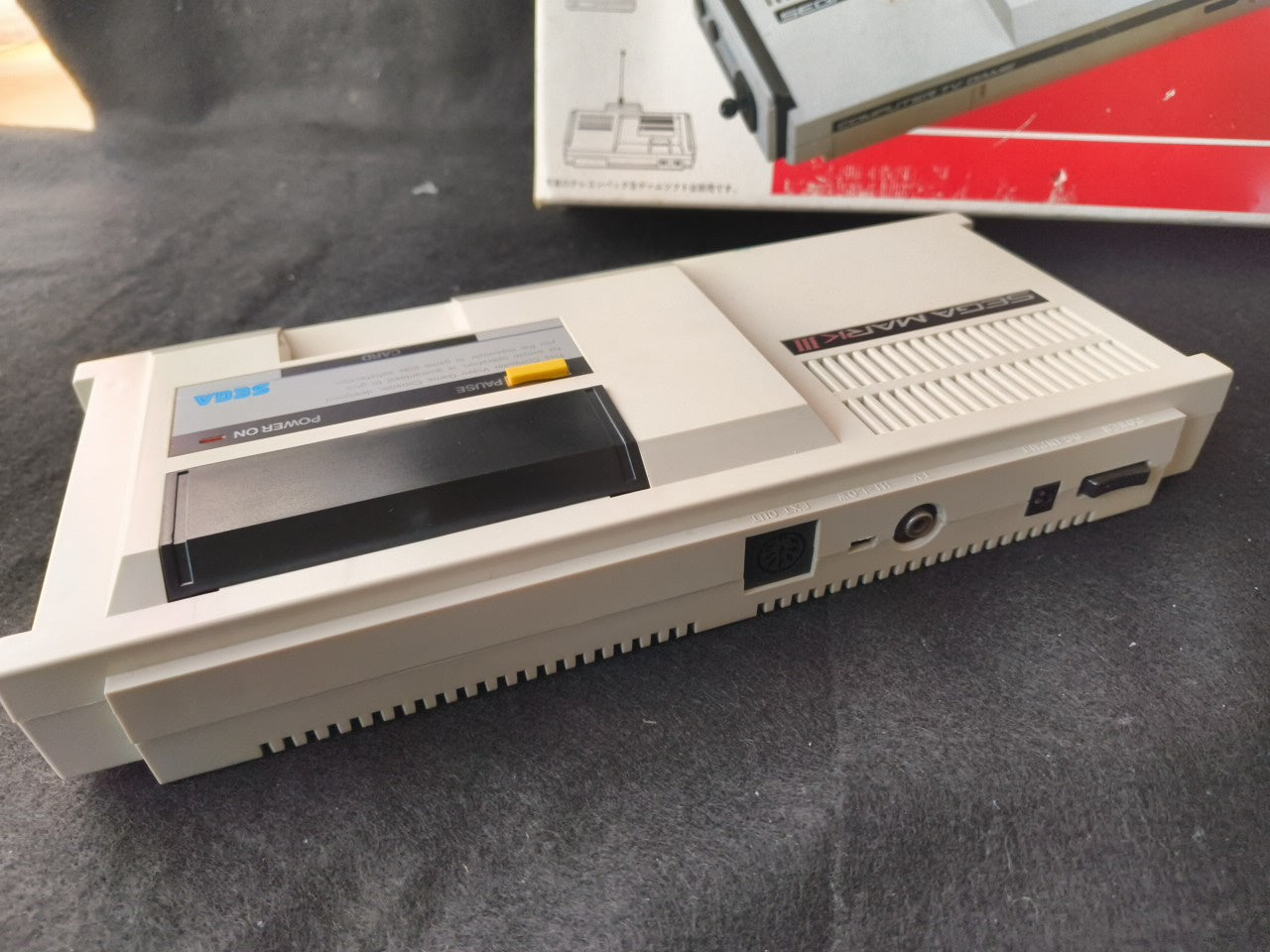 Defective, SEGA MARK 3 III CONSOLE (Sega Master System) ,w/Pad and Box-h0220-