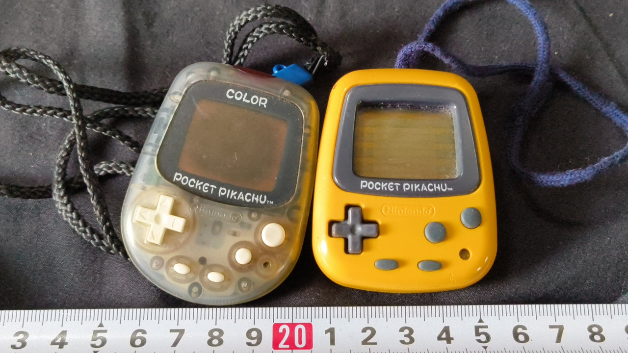 JUNK/Broken Nintendo Pocket Pikachu 1998 Pokemon Pedometer 2-PCS set h0317