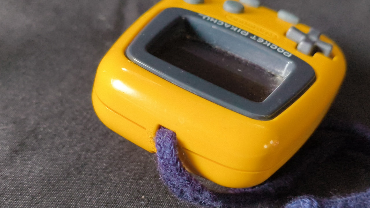 JUNK/Broken Nintendo Pocket Pikachu 1998 Pokemon Pedometer 2-PCS set h0317