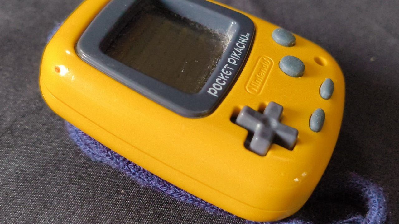 JUNK/Broken Nintendo Pocket Pikachu 1998 Pokemon Pedometer 2-PCS set h0317