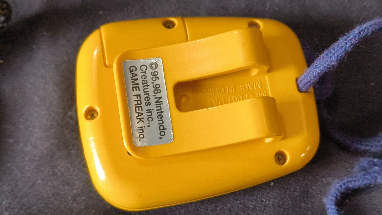 JUNK/Broken Nintendo Pocket Pikachu 1998 Pokemon Pedometer 2-PCS set h0317