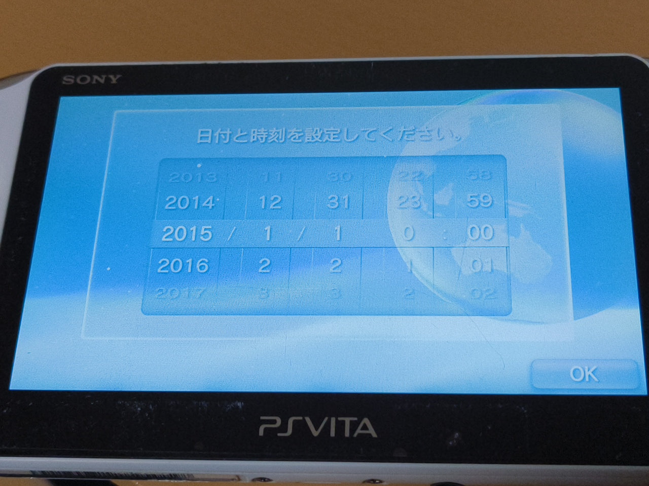 SONY PS Vita PCH-2000 Glacier White Console 1GB, w/Manual Box set,Working-h0317-