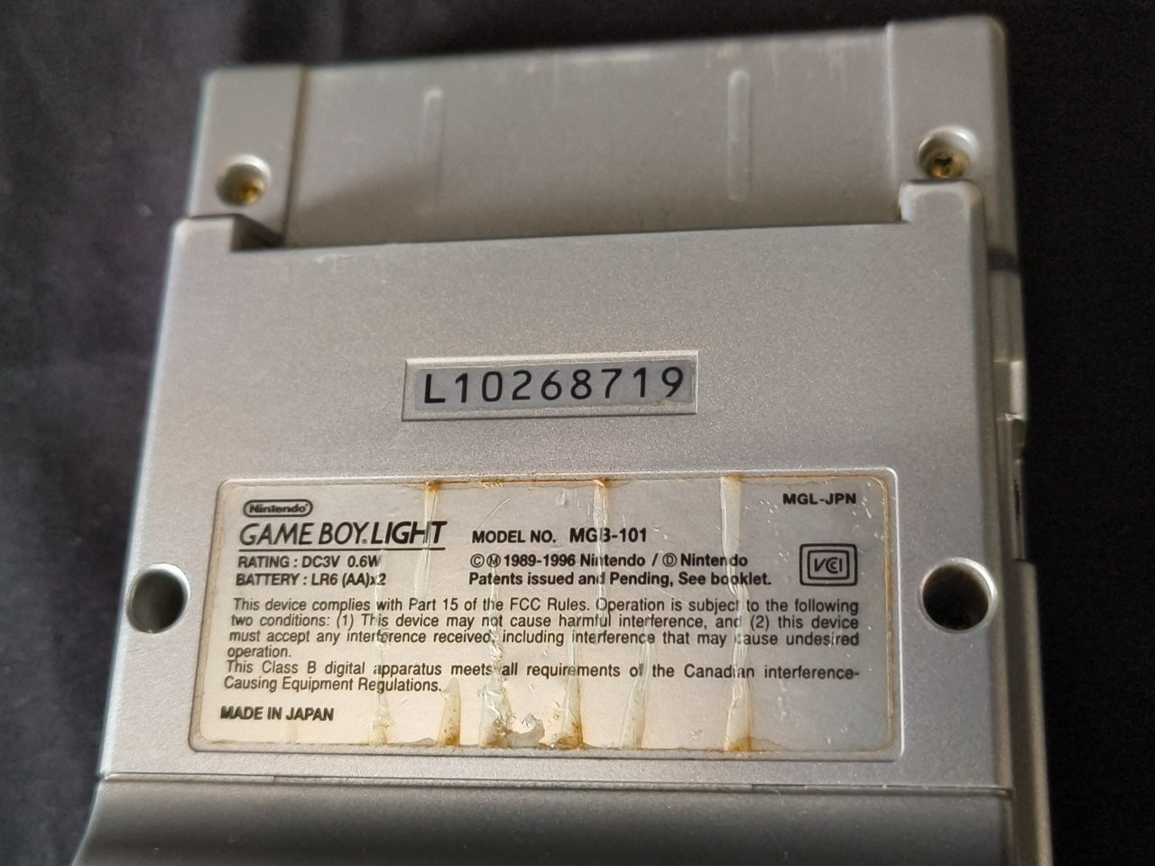 JUNK, Defective, Nintendo Gameboy Light silver color console HGB-101,-h0321-2
