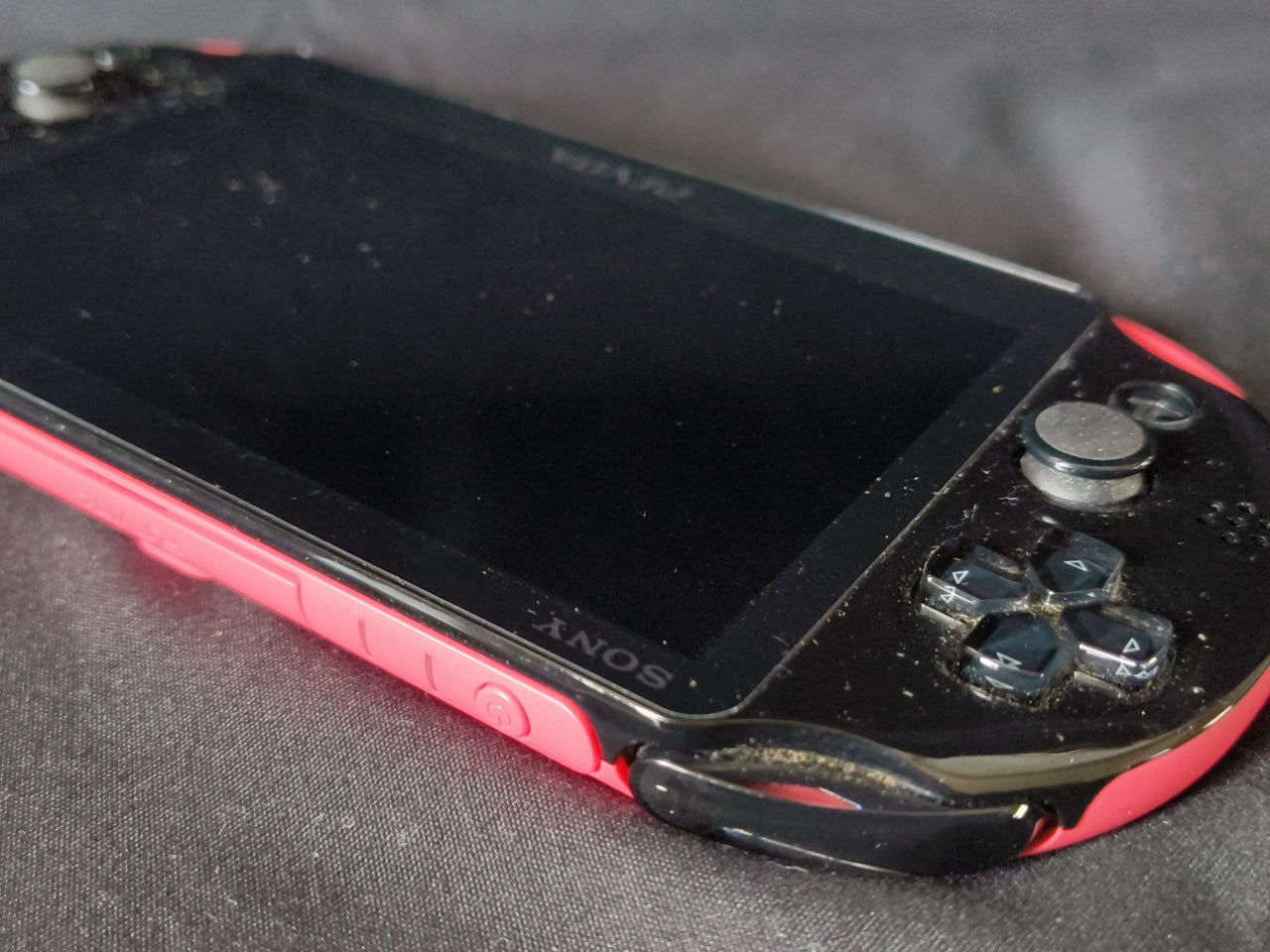 SONY PS Vita PCH-2000 ZA15 Pink Black Console/ Working, No charger-h0321-