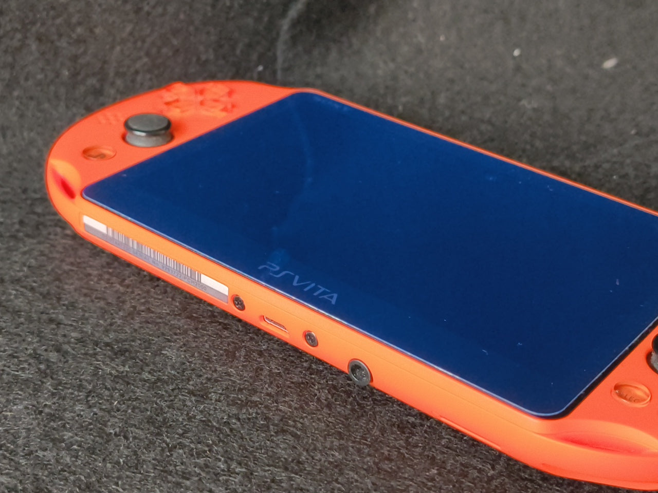 SONY PS Vita PCH-2000 Neon Orange Console 1GB, w/16g memory card, Working-h0405-