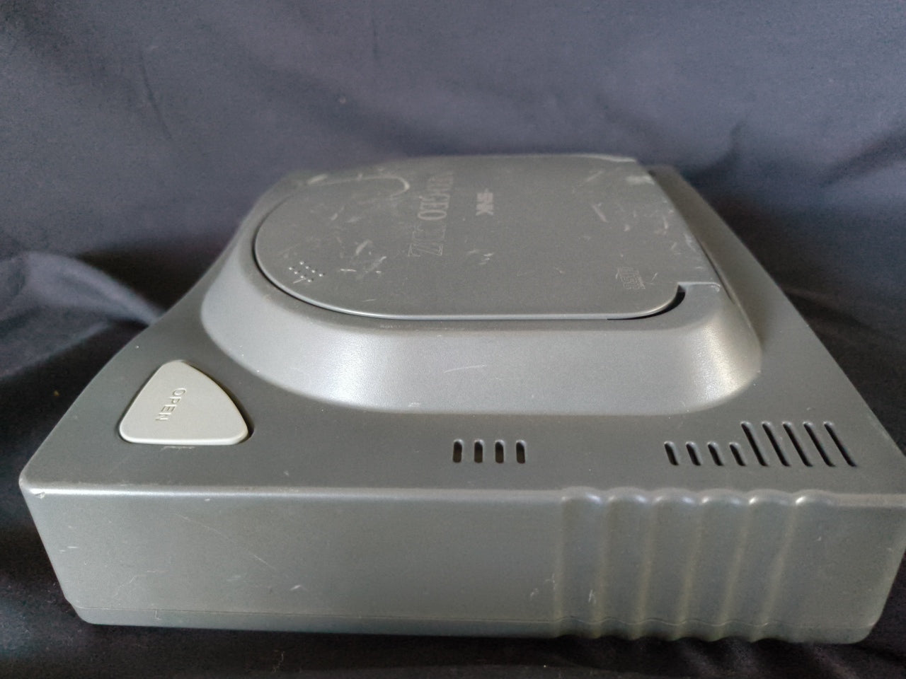 SNK NEO GEO CDZ NGCD Console System,w/Controllers, AC Adapter set, working-h0415