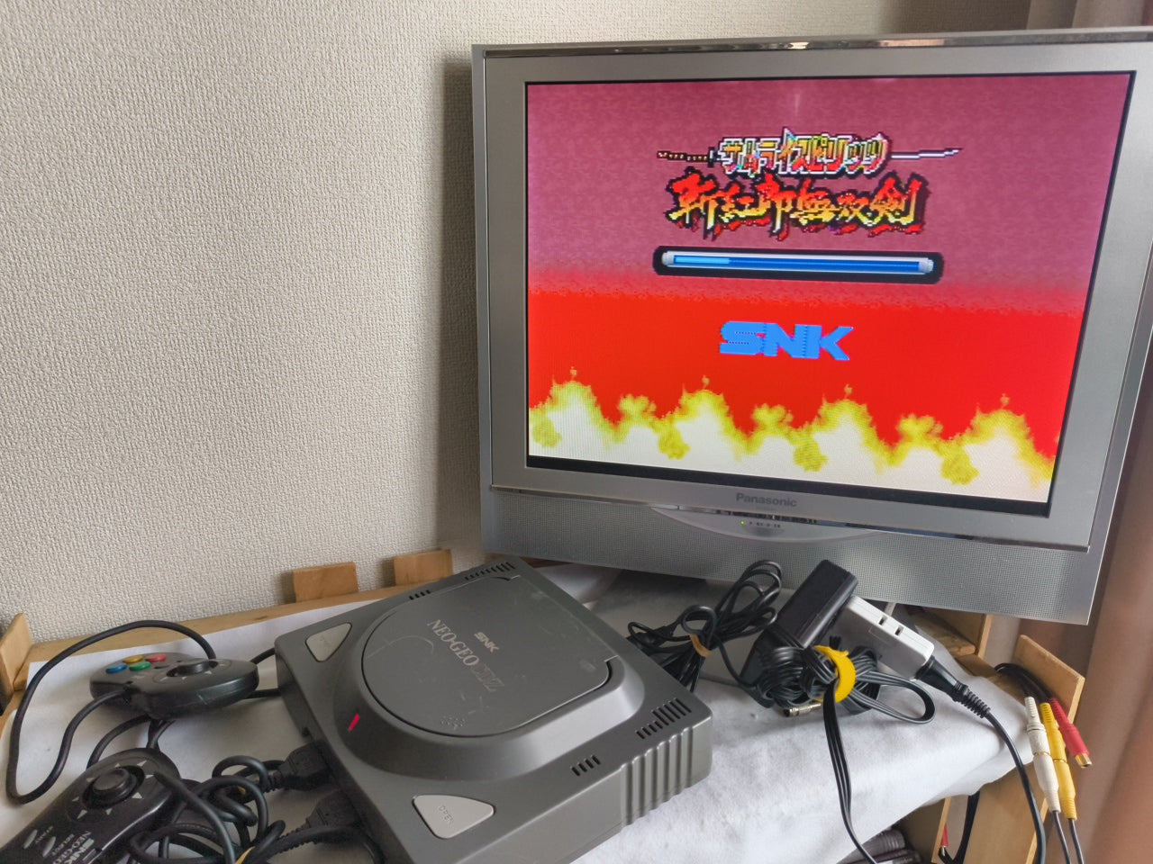 SNK NEO GEO CDZ NGCD Console System,w/Controllers, AC Adapter set, working-h0415