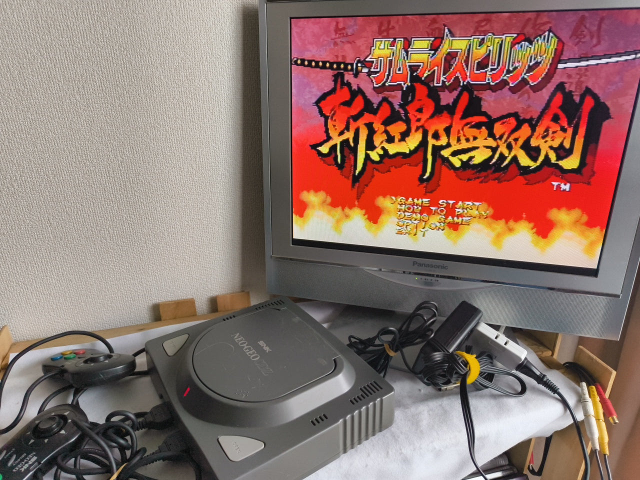 SNK NEO GEO CDZ NGCD Console System,w/Controllers, AC Adapter set, working-h0415