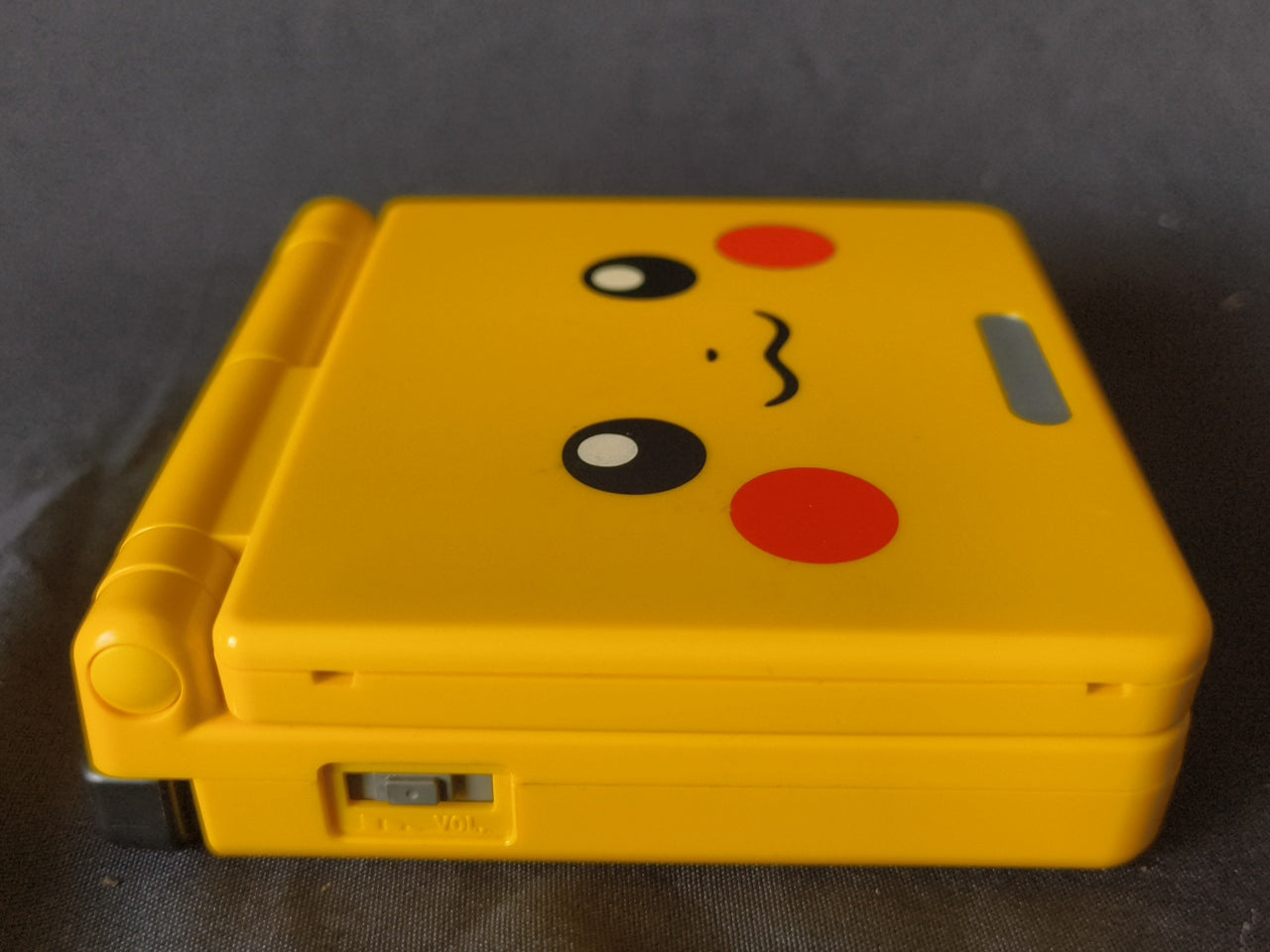 Authentic Pokemon Pikachu yellow LIMITED EDITION GAMEBOY ADVANCE SP GBA SP-h0421