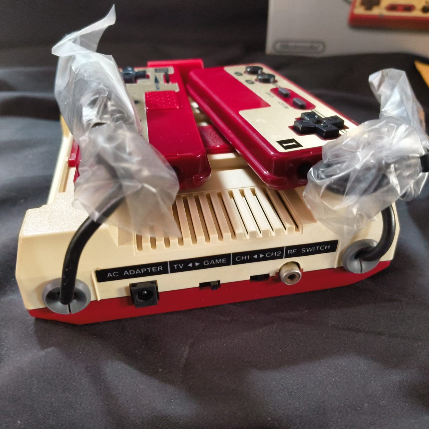 Nintendo Famicom NES HVC-001 Console, PSU, Manual and Box set, Working-h0710-