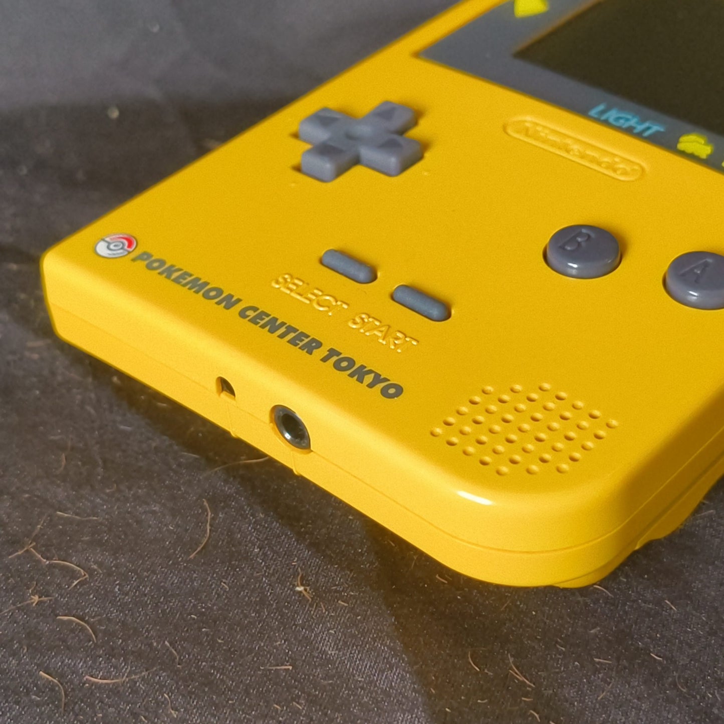 Nintendo Gameboy Light Pokemon Pikachu limited edition console MGB-101-h0718-