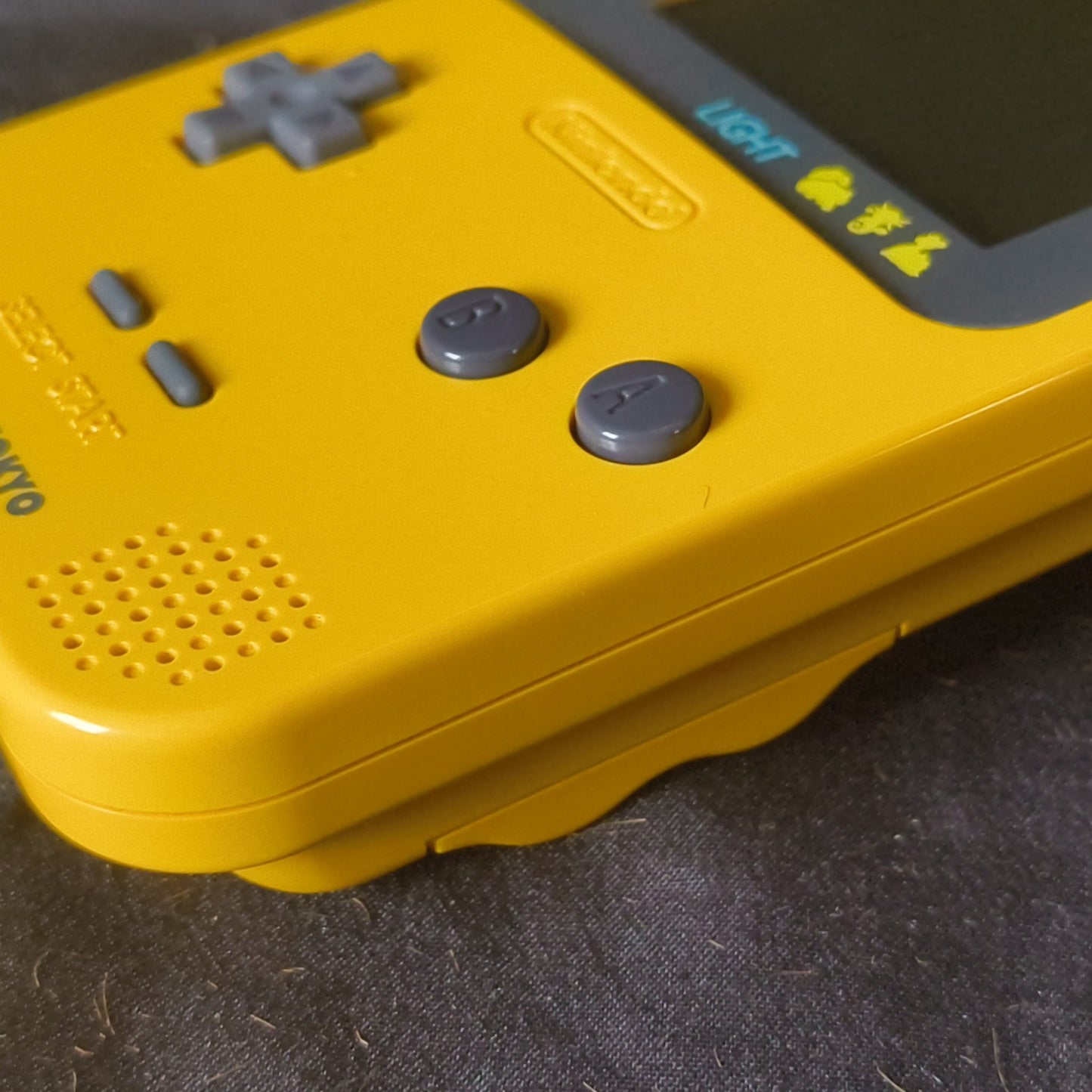 Nintendo Gameboy Light Pokemon Pikachu limited edition console MGB-101-h0718-