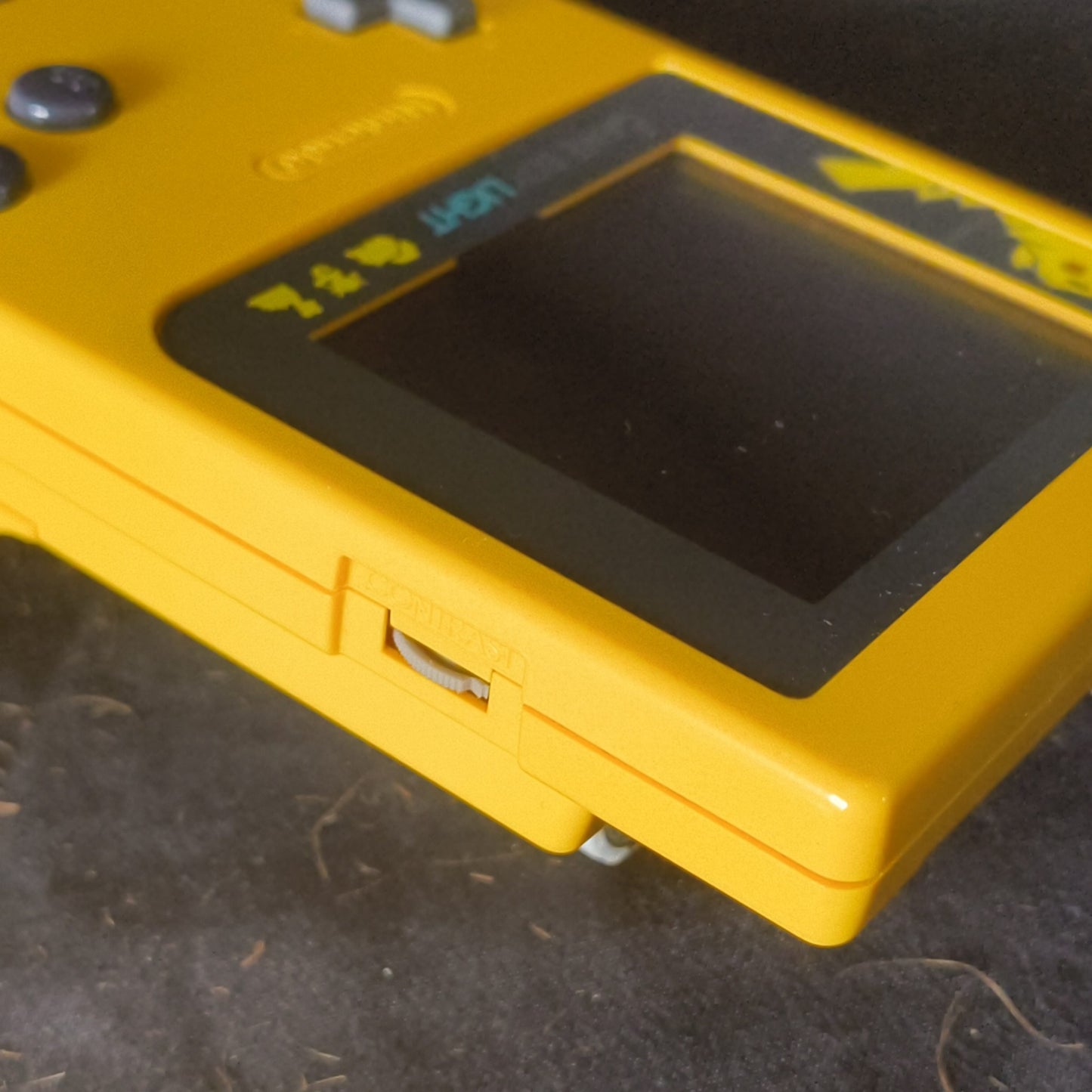 Nintendo Gameboy Light Pokemon Pikachu limited edition console MGB-101-h0718-