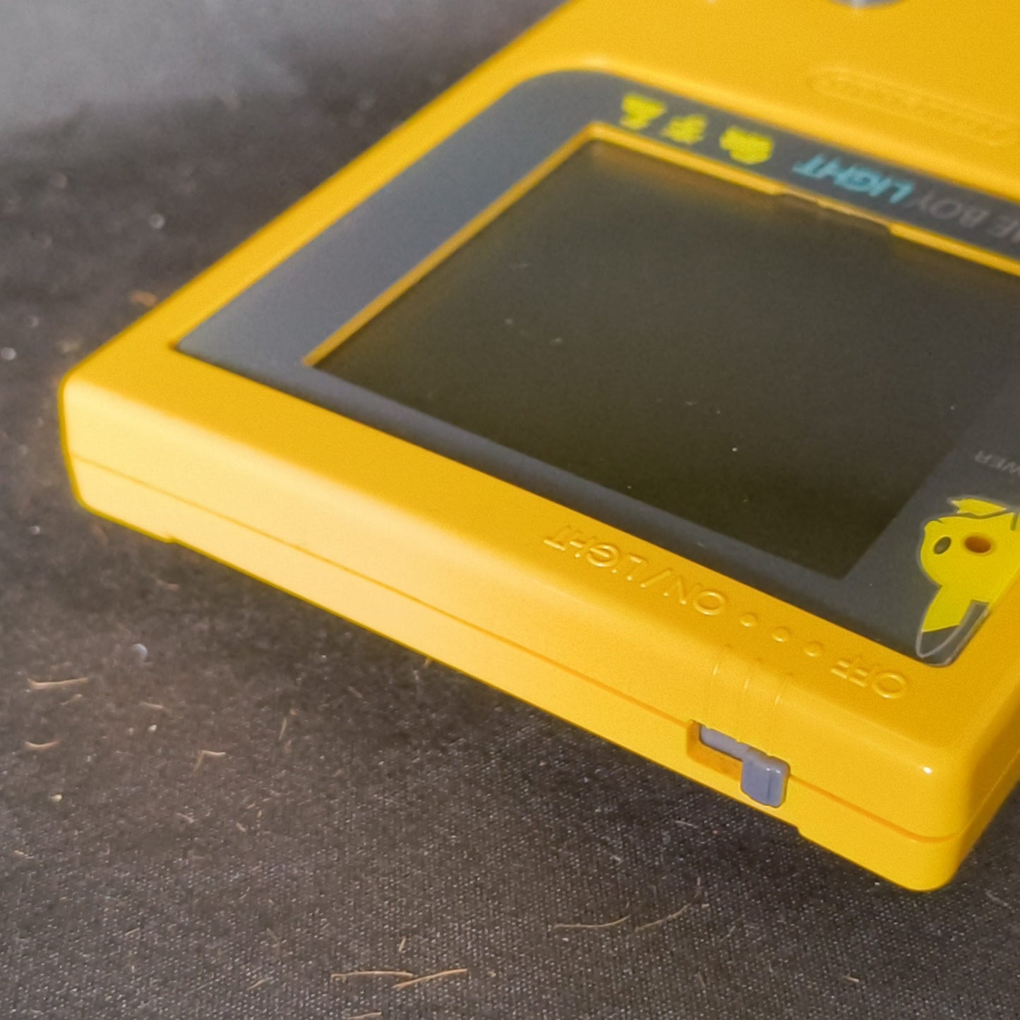 Nintendo Gameboy Light Pokemon Pikachu limited edition console MGB-101-h0718-