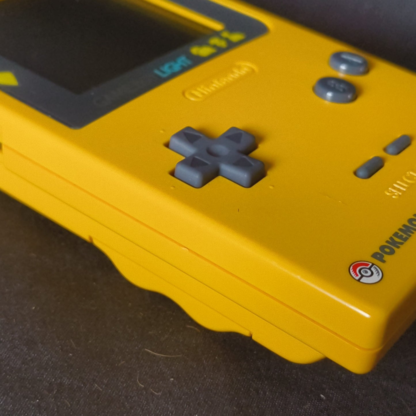 Nintendo Gameboy Light Pokemon Pikachu limited edition console MGB-101-h0718-